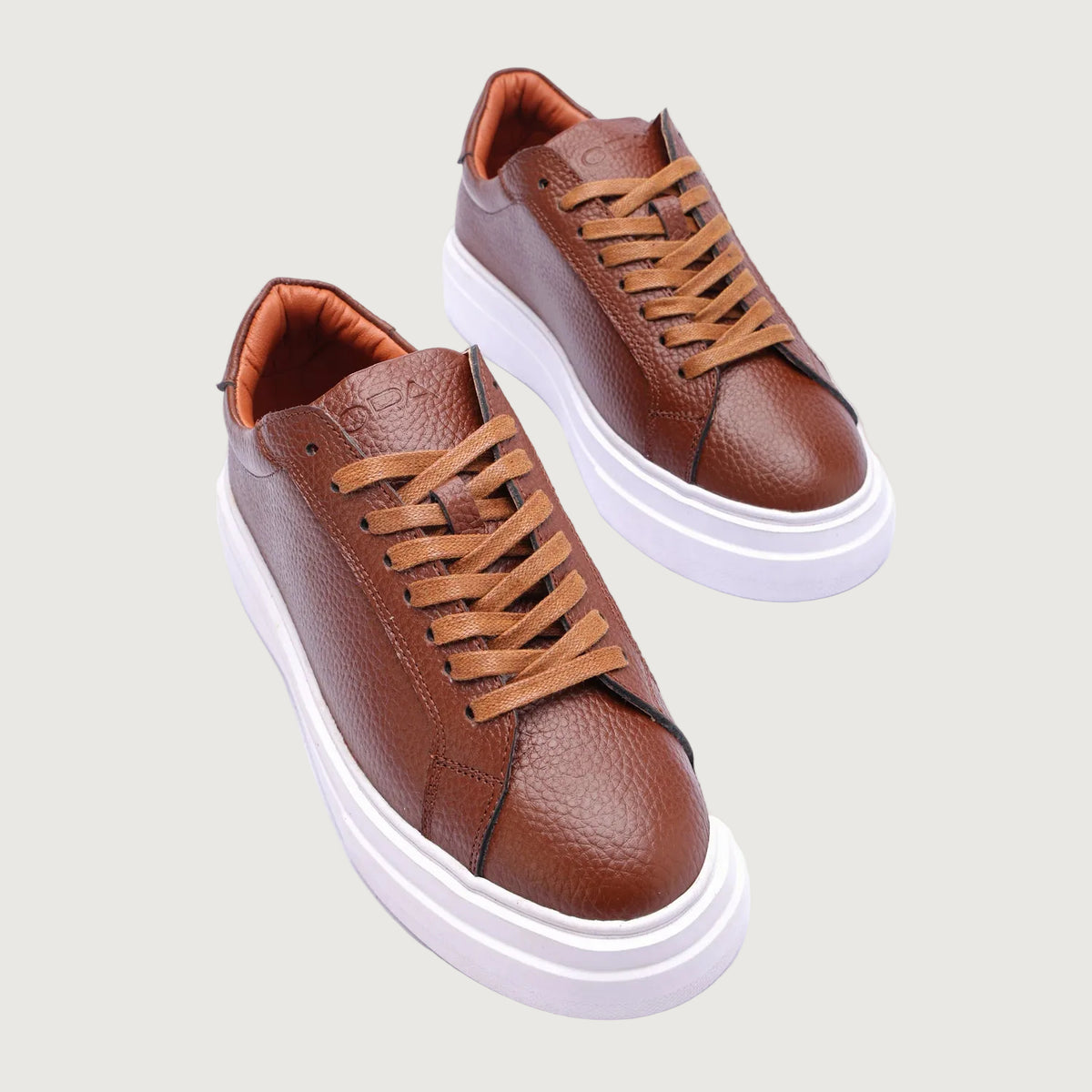 Essential Leather Trainer - havan