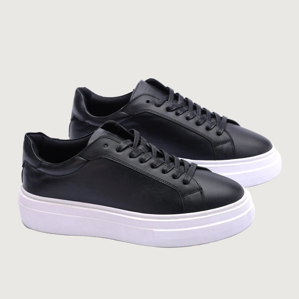 Essential Leather Trainer - Black
