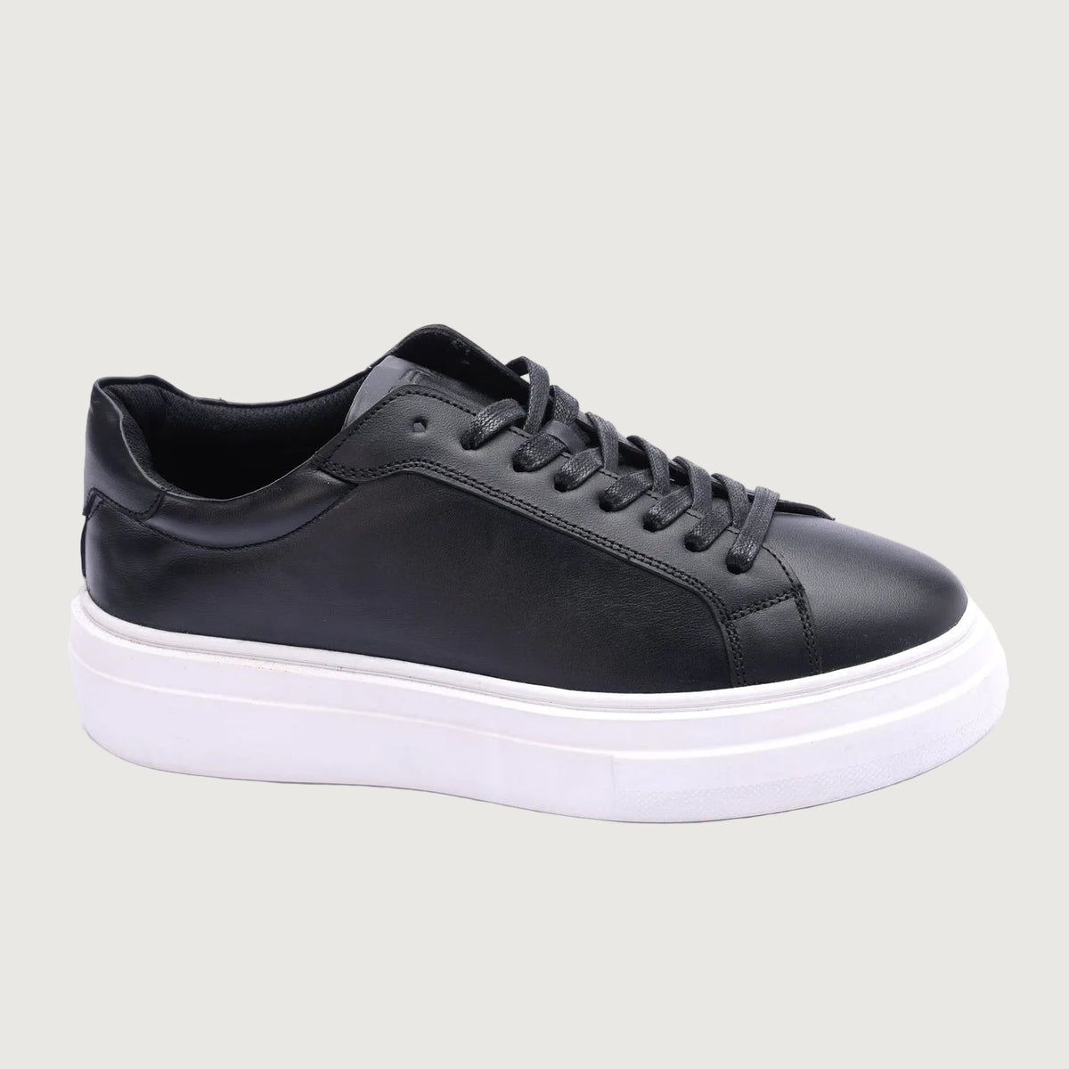 Essential Leather Trainer - Black