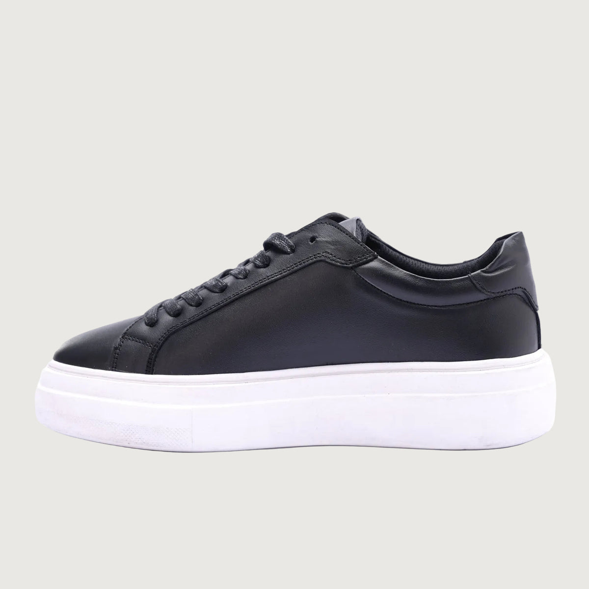 Essential Leather Trainer - Black