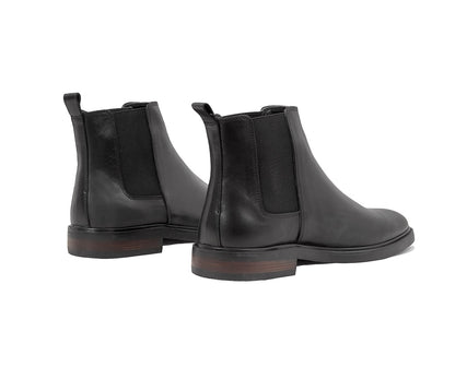 Black leather Chelsea boot