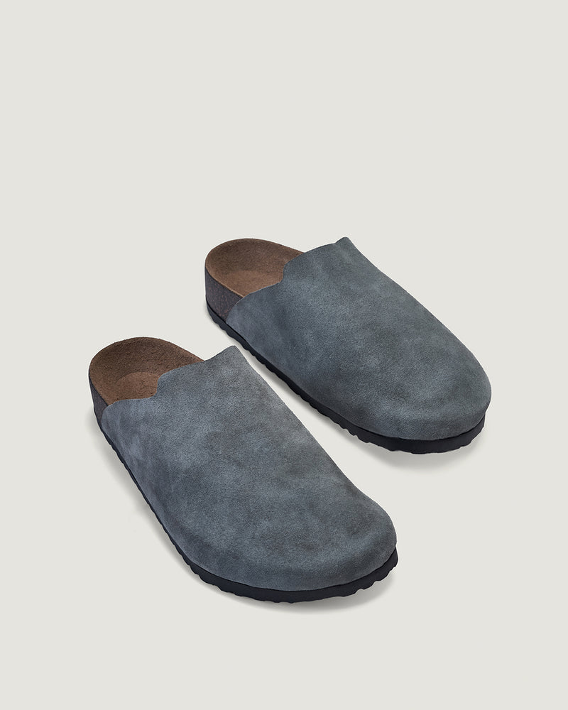 Split suede grey clogs