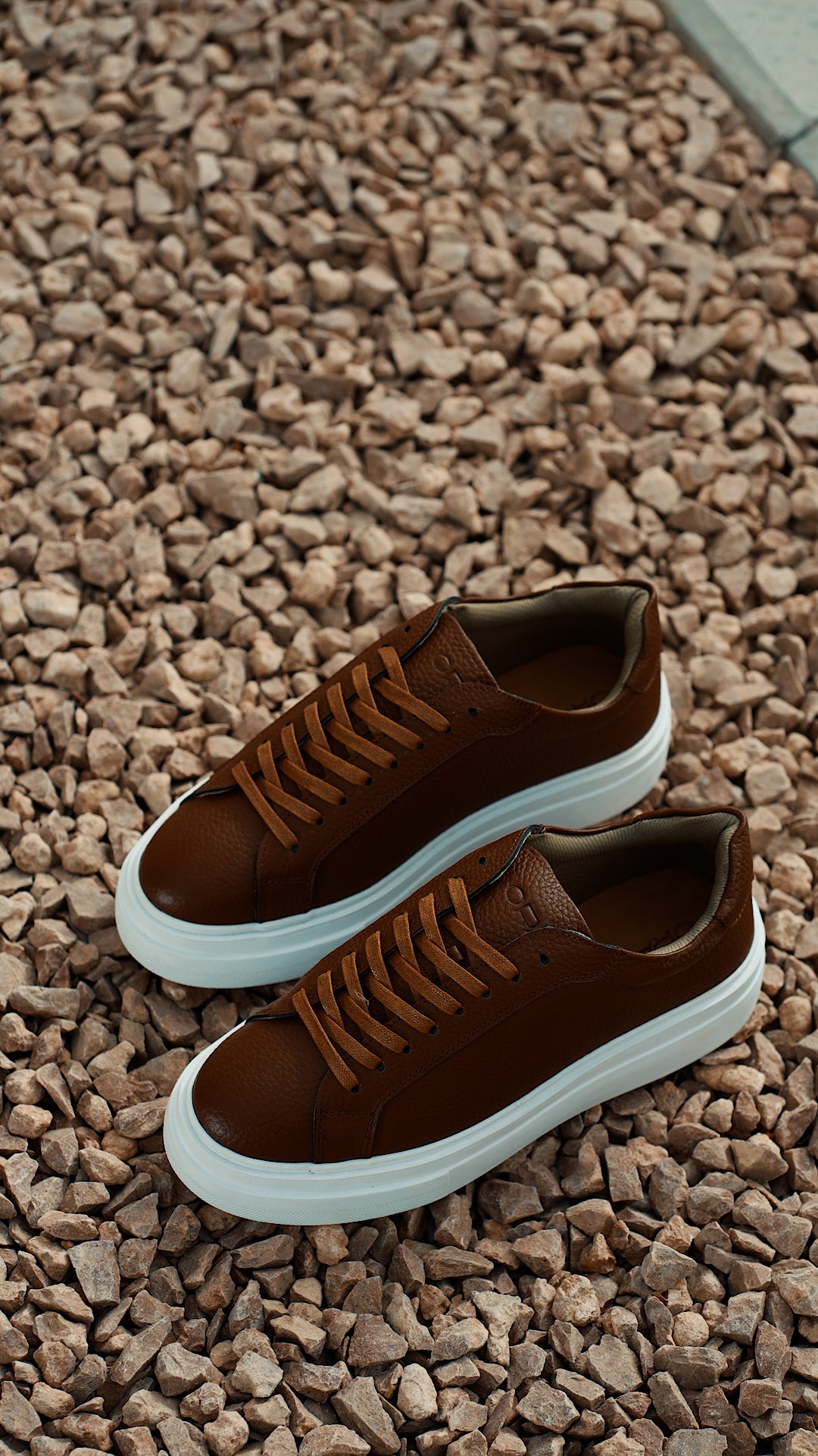 Essential Leather Trainer - havan
